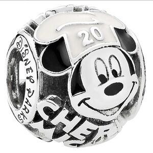 NWT Disney Pandora Charm Chef Mickey 20th Anniversary Epcot Food and Wine